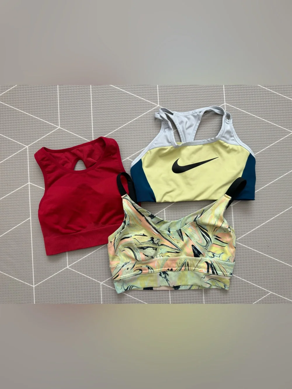 Nike|+ Free people Bundle lot of sports bras,Red,lime green & printed•••Medium